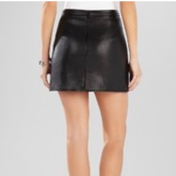 🖤BCBGMaxAzria faux mini leather skirt - Picture 2 of 6